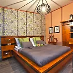 Oasis Aparthotel